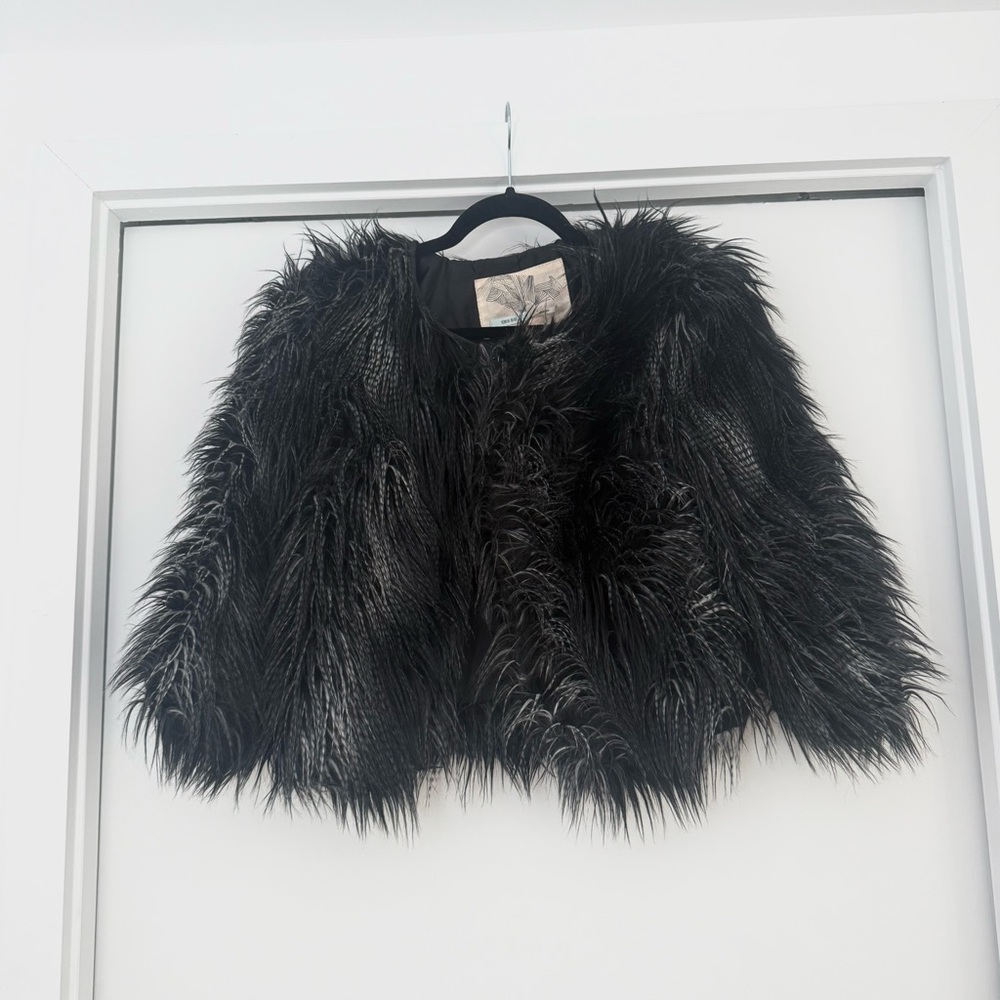 Kimchi Blue Faux Feathered Fur Crop Jacket Small Prep Mob Wife Luxury Maximalist